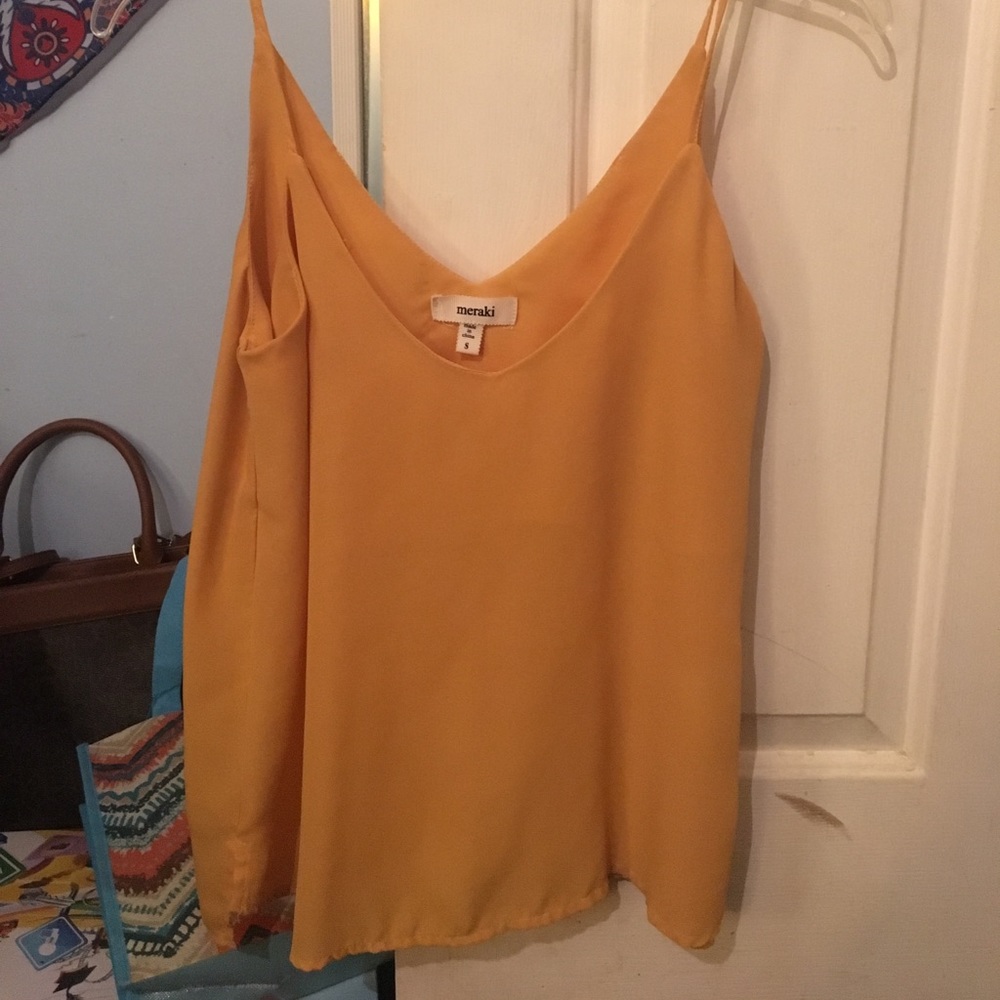 Women’s yellow tank top.